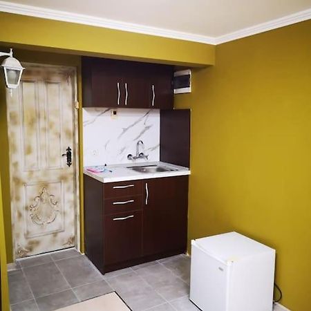 Студиото Е Партер От Жилищна Сграда. Топ Център. Apartment Varna Exterior photo